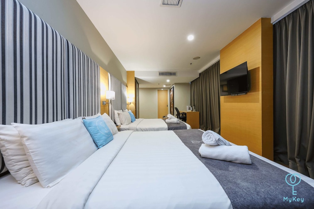 Sunday Hotel Subang Formerly Empire Hotel 30/67