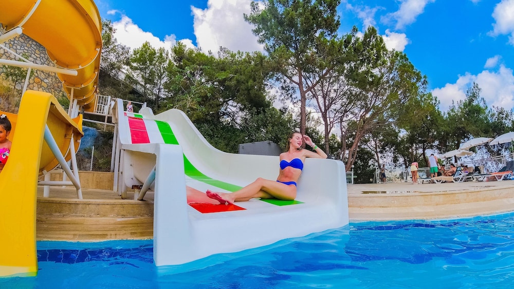 Senza Garden Holiday Club 56/66
