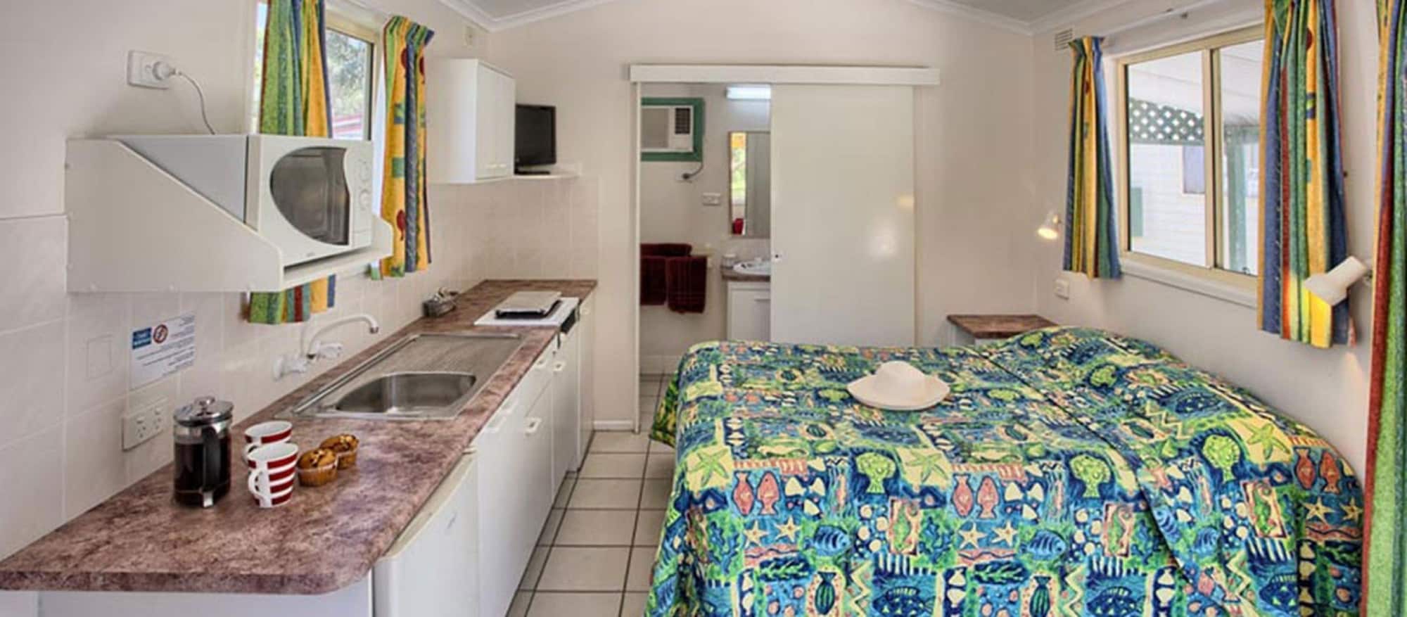 Studio, Cabin, Double Bed، Glen Villa Resort 3/3