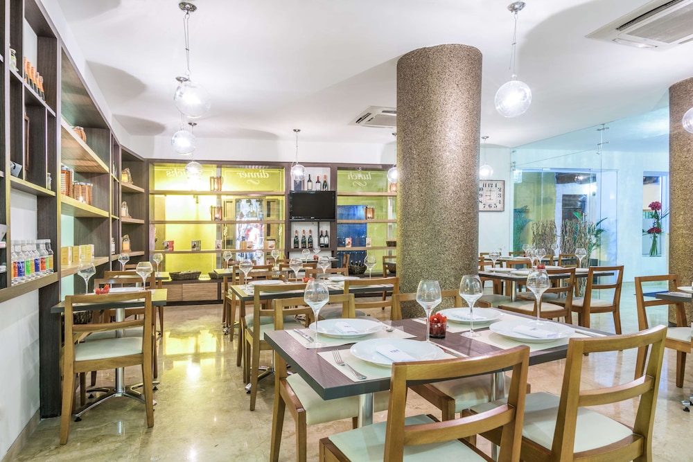 NH Cartagena Urban Royal 32/46