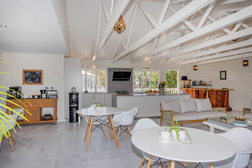 Brenton Beach House 32/50