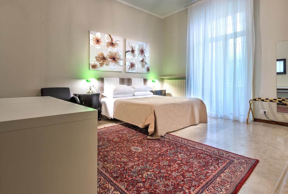 Rame Suites 10/68