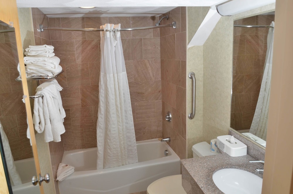 Atlantic Beach Hotel Newport 44/48