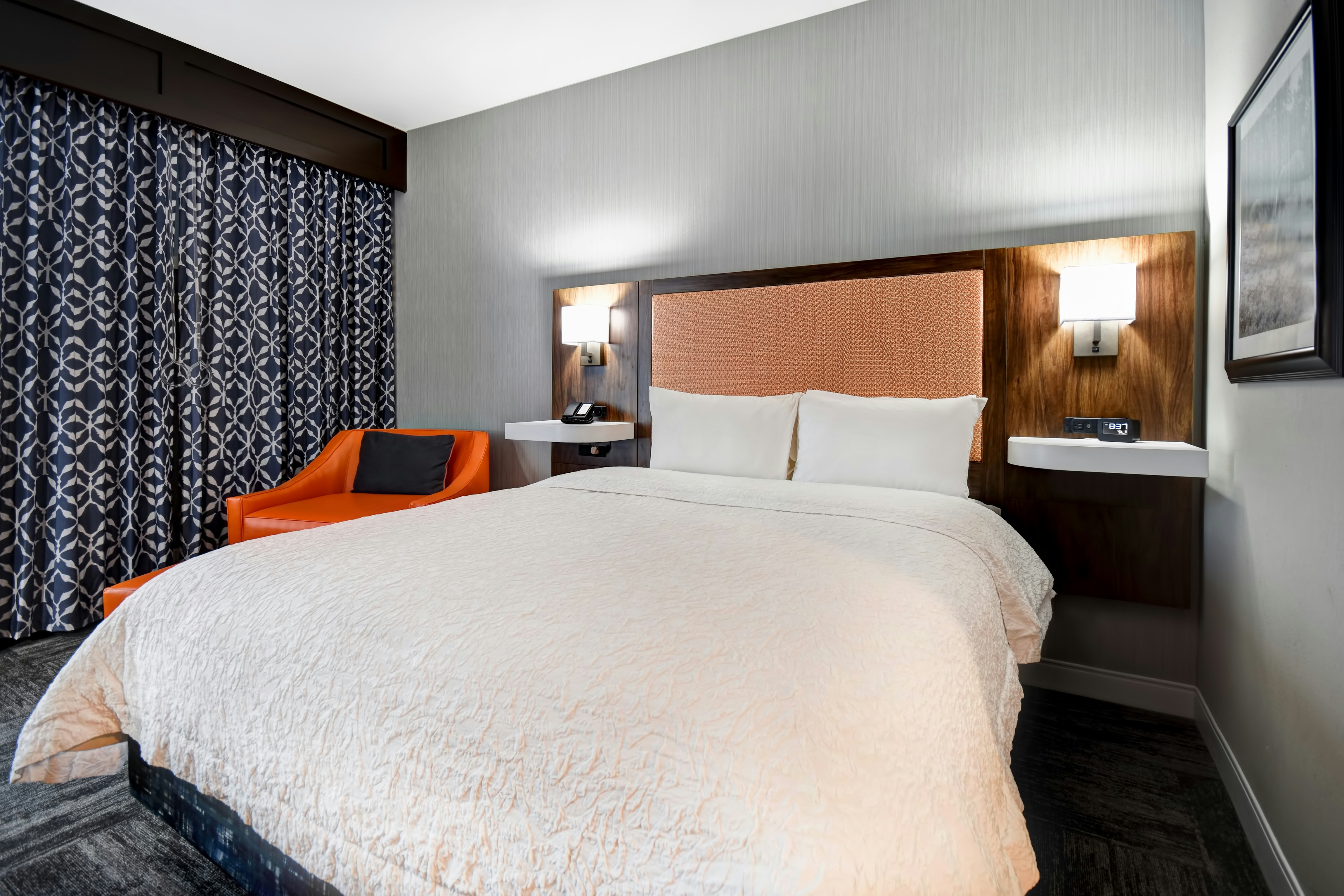 ROOM, QUEEN BED, ACCESSIBLE
