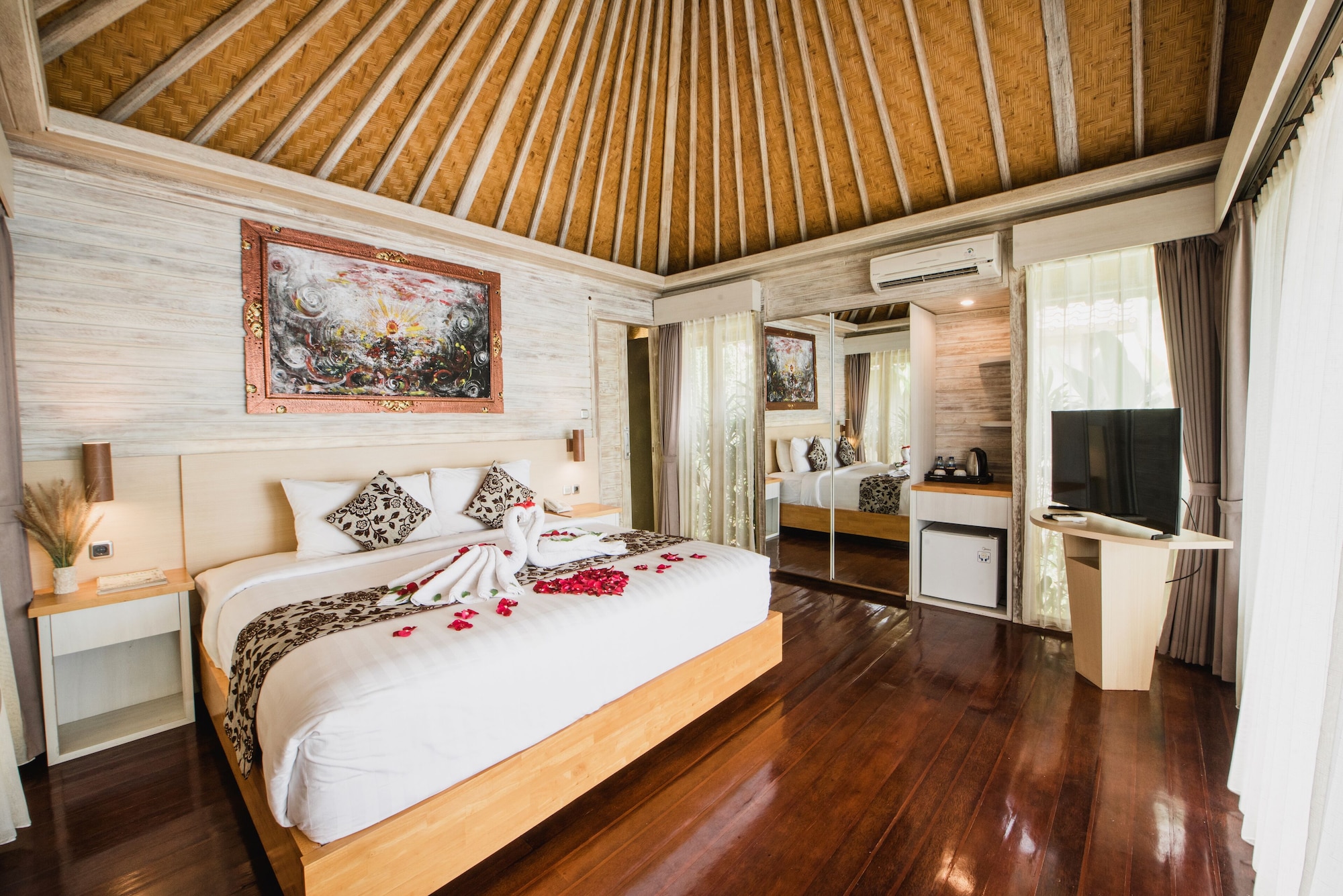 ROOM, OCEAN VIEW