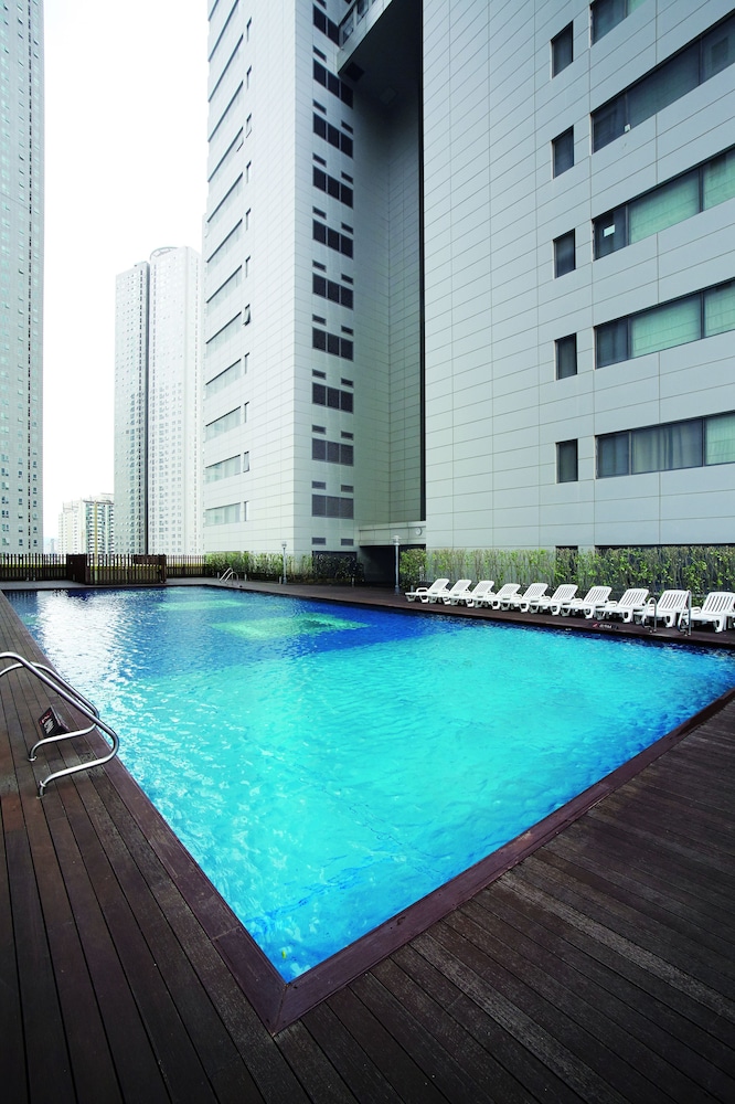 The Classic 500 Pentaz Executive Residence 69/73