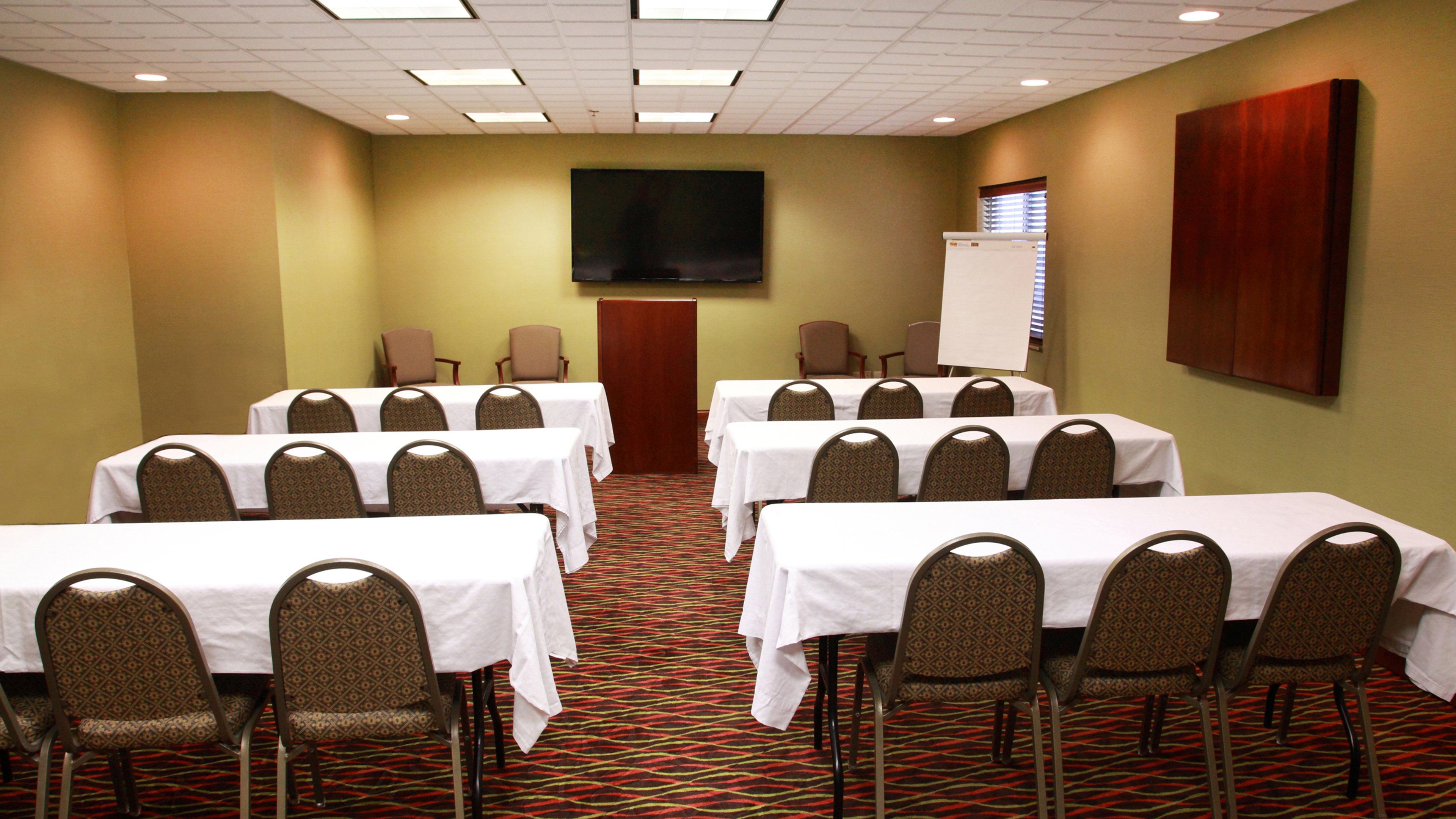 Holiday Inn Express Jamestown 35/39