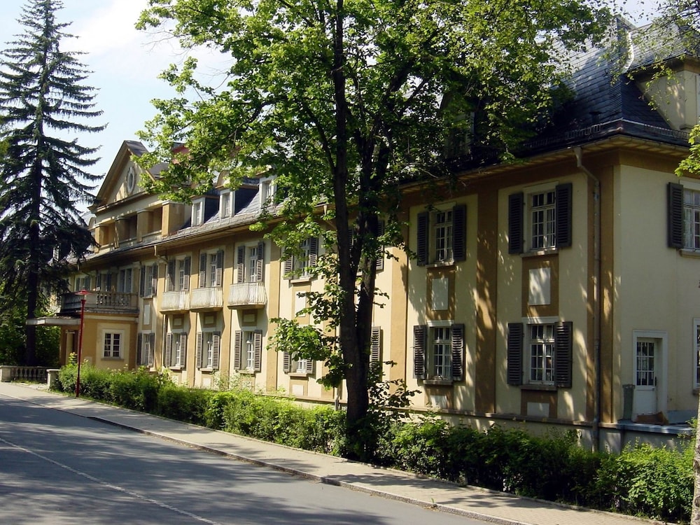 Sante Royale Hotel 7/65