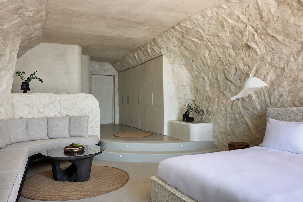 Cave, Suite, King Bed, Caldera View, Private Pool
