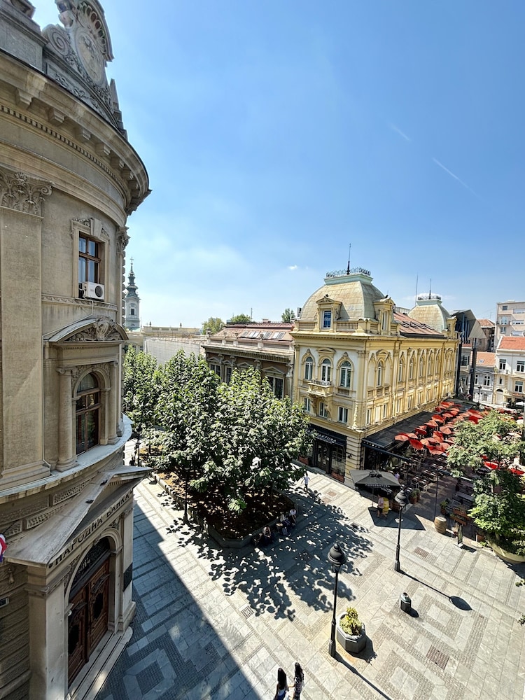 Capital Hotel Garni 52/55