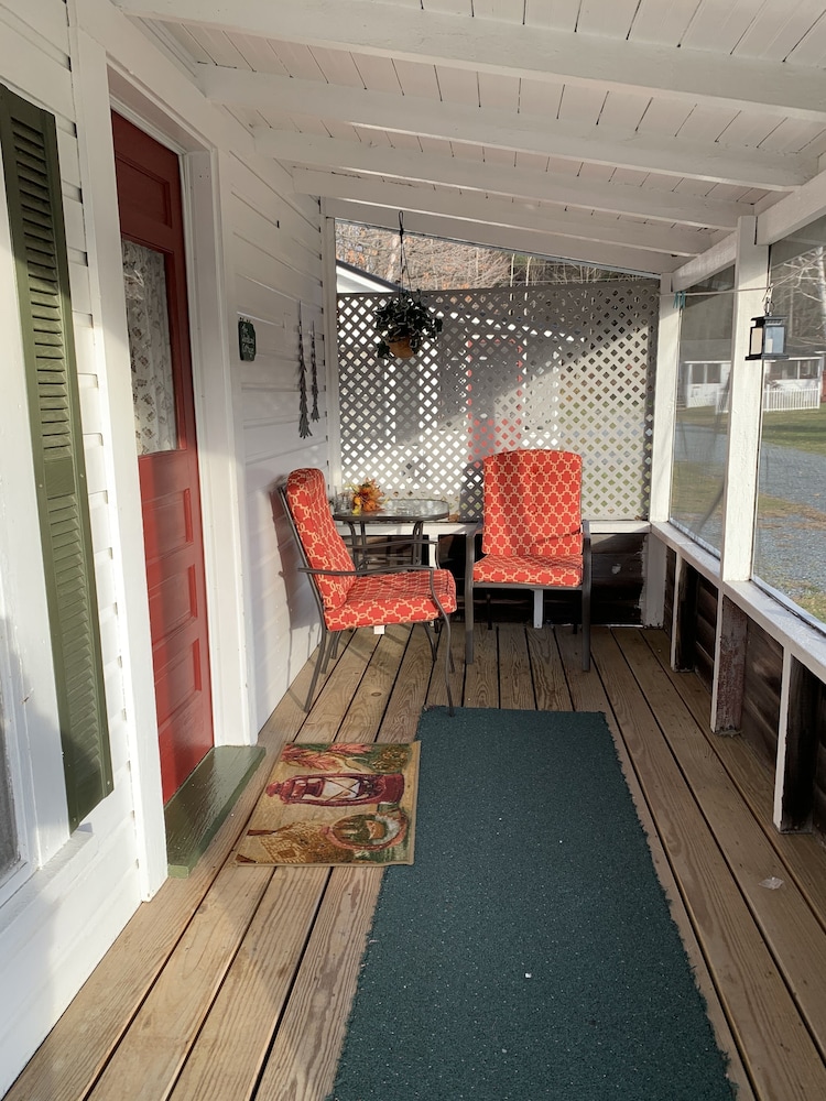 Carroll Motel & Cottages 25/42