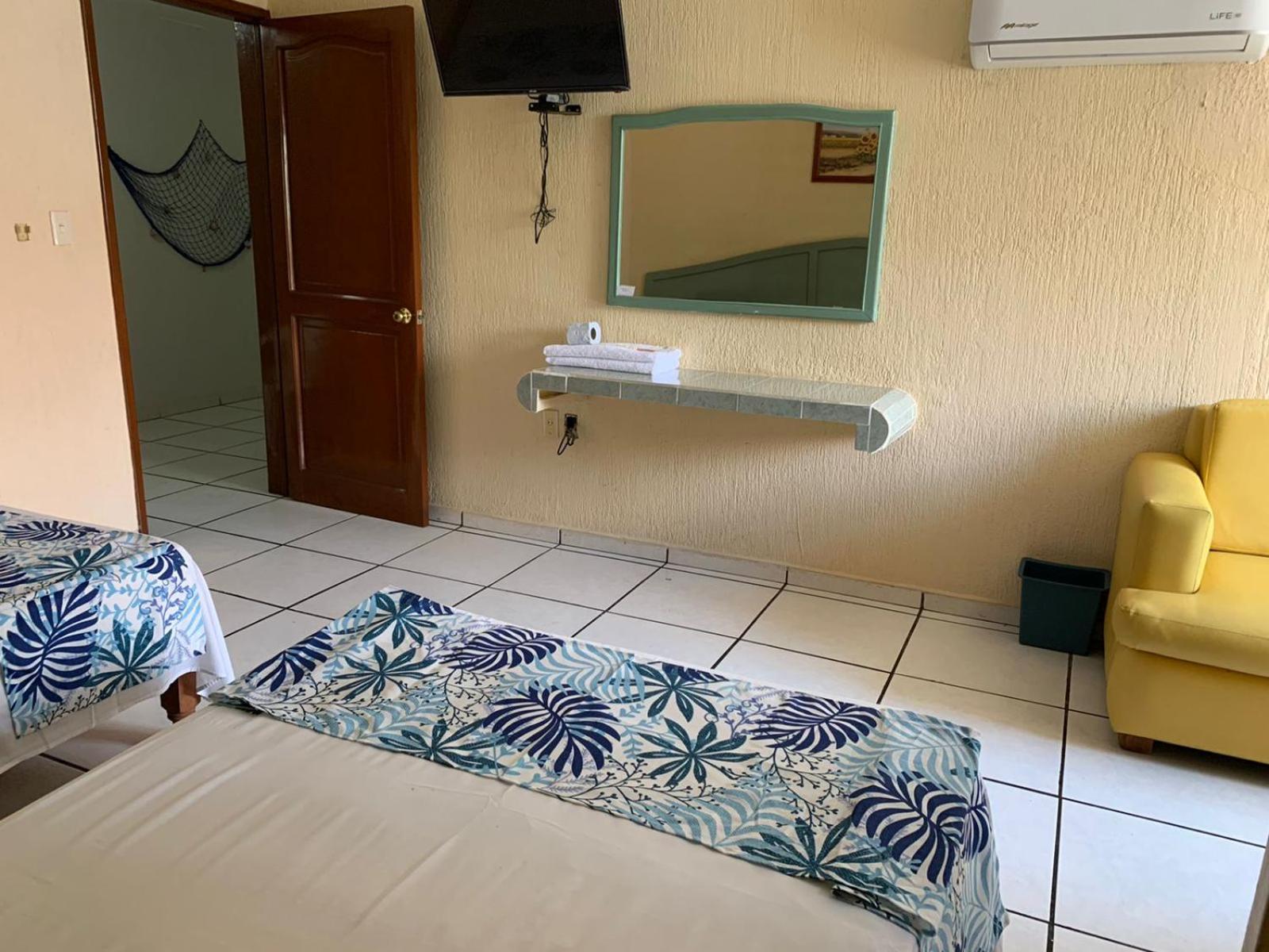 Hotel Plaza Jardin 49/70
