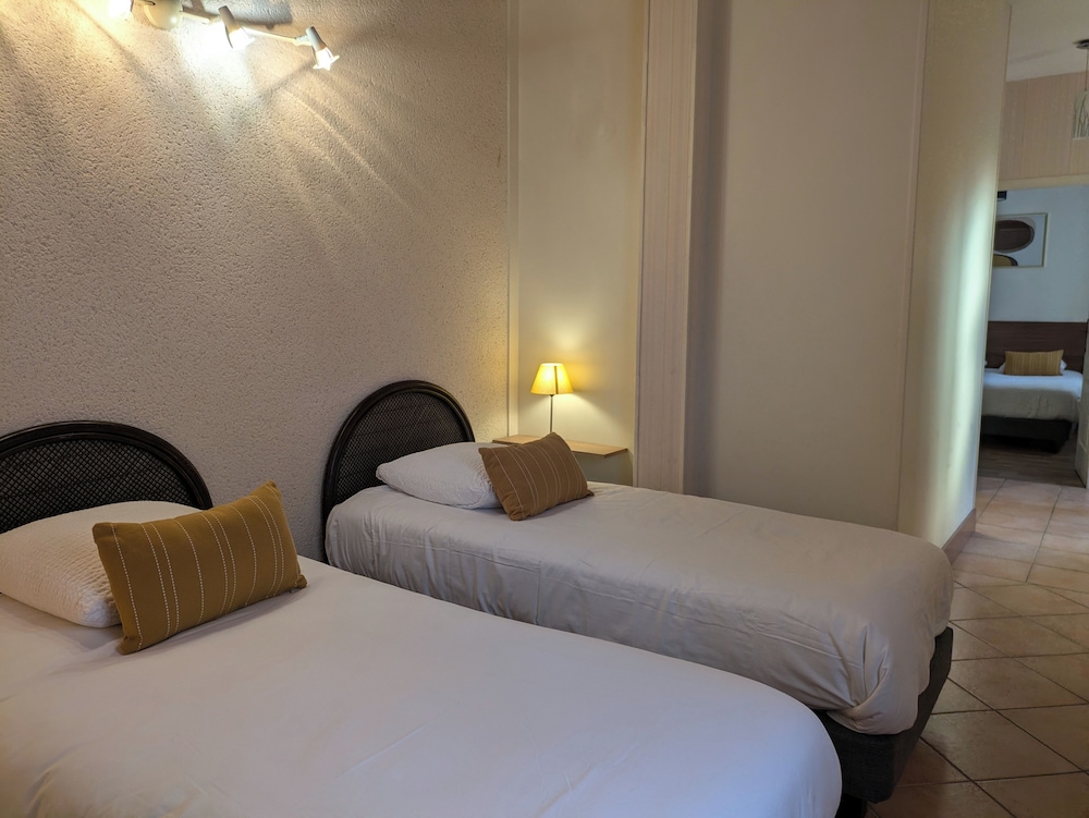 HOTEL LE SAINT FLORENT 5/30