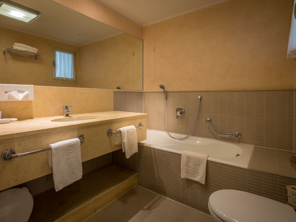 Parc Hotel Germano Suites 69/73