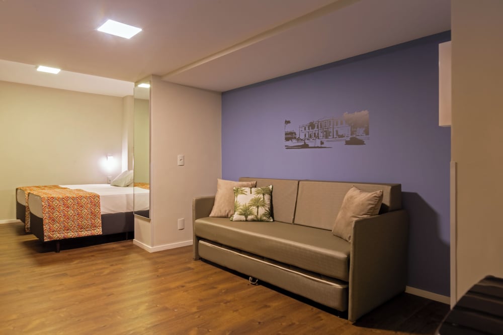 CASTELMAR HOTEL 45/76