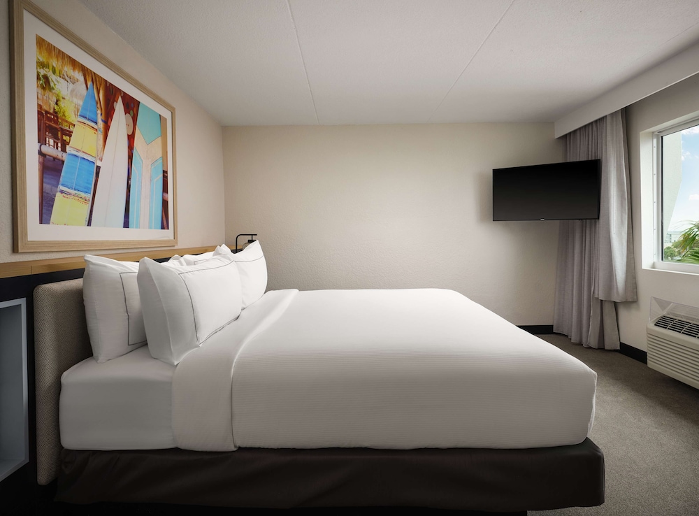 Hilton Garden Inn Cocoa Beach Oceanfront 16/79