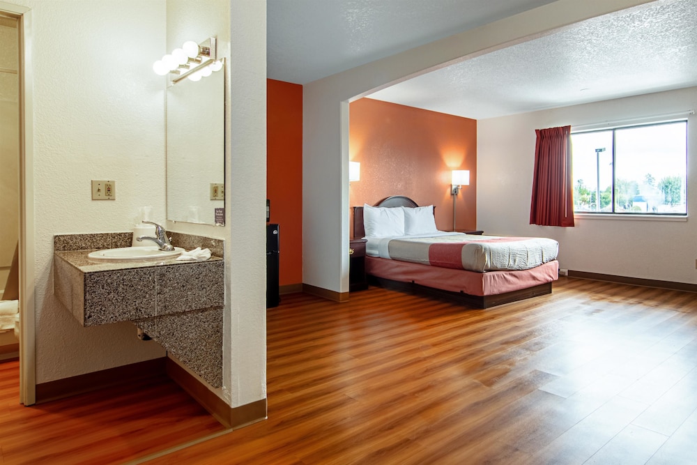 Motel6 Gresham, OR - Portland 40/56