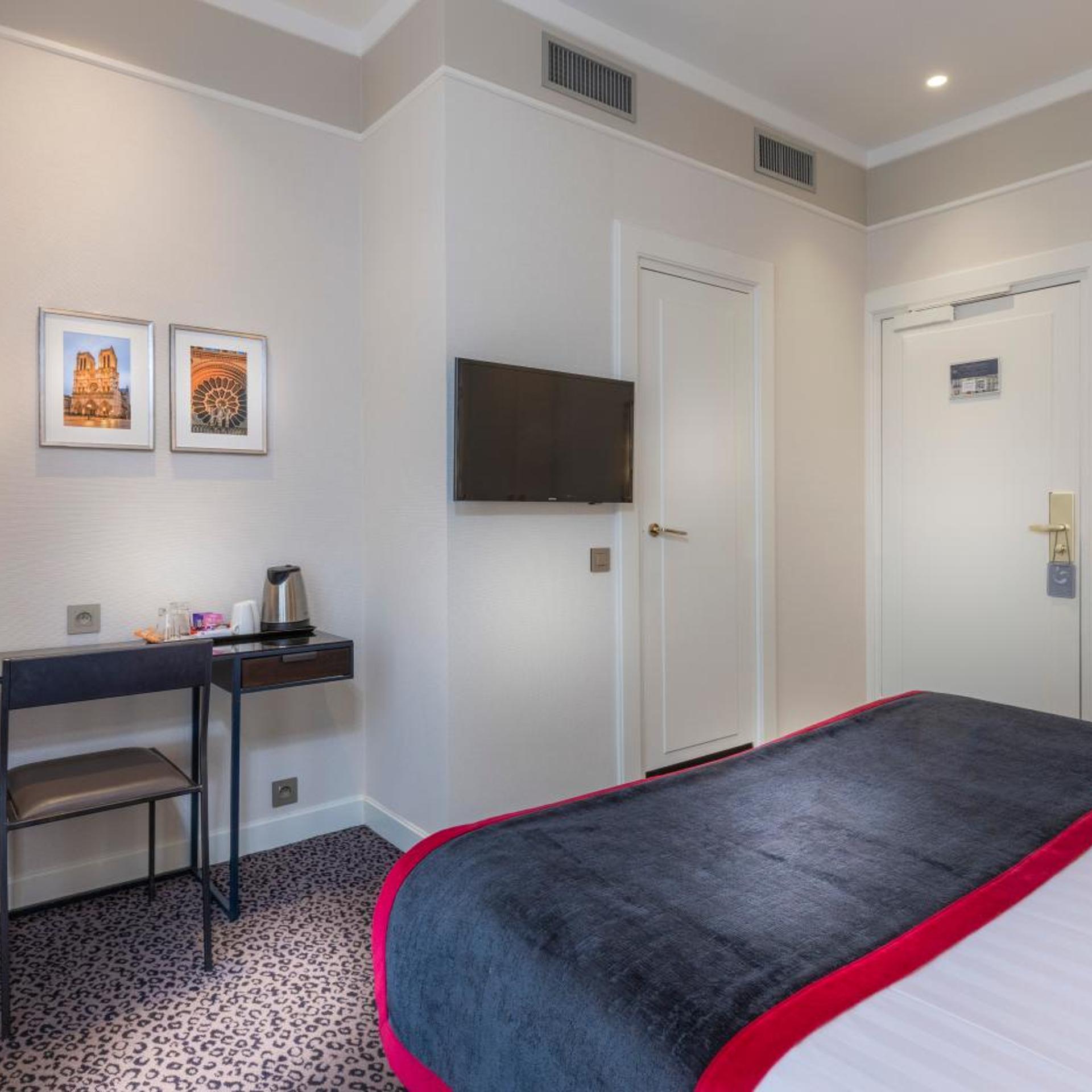 غرفة سوبيريور بحوض استحمام، Hotel Du Bois Champs-Elysees 6/10