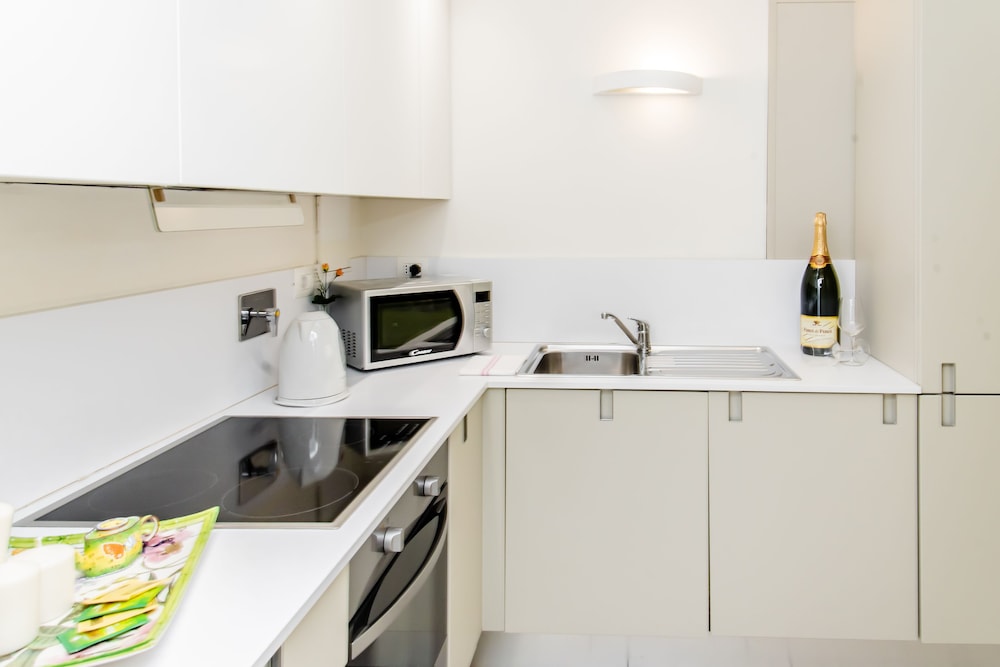 La Farina Apartments 32/33