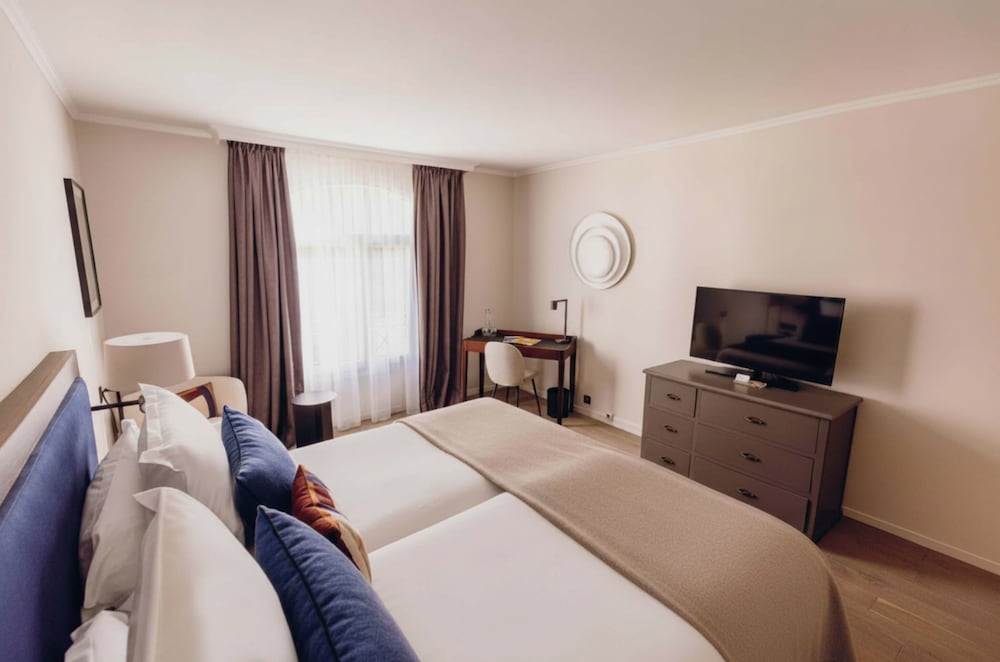 Hostellerie Cedre and Spa Beaune 16/55