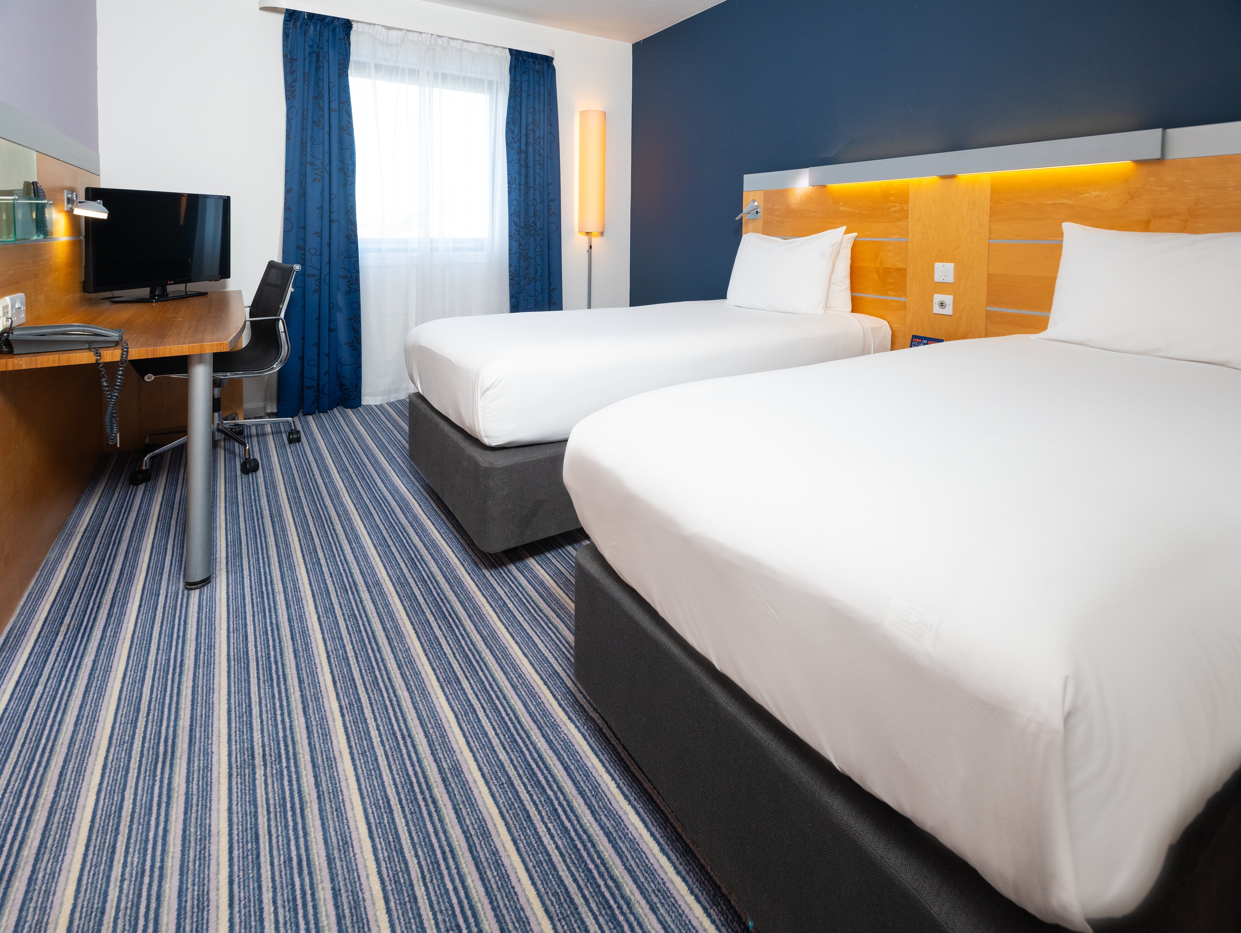 Holiday Inn Express Stevenage 24/66