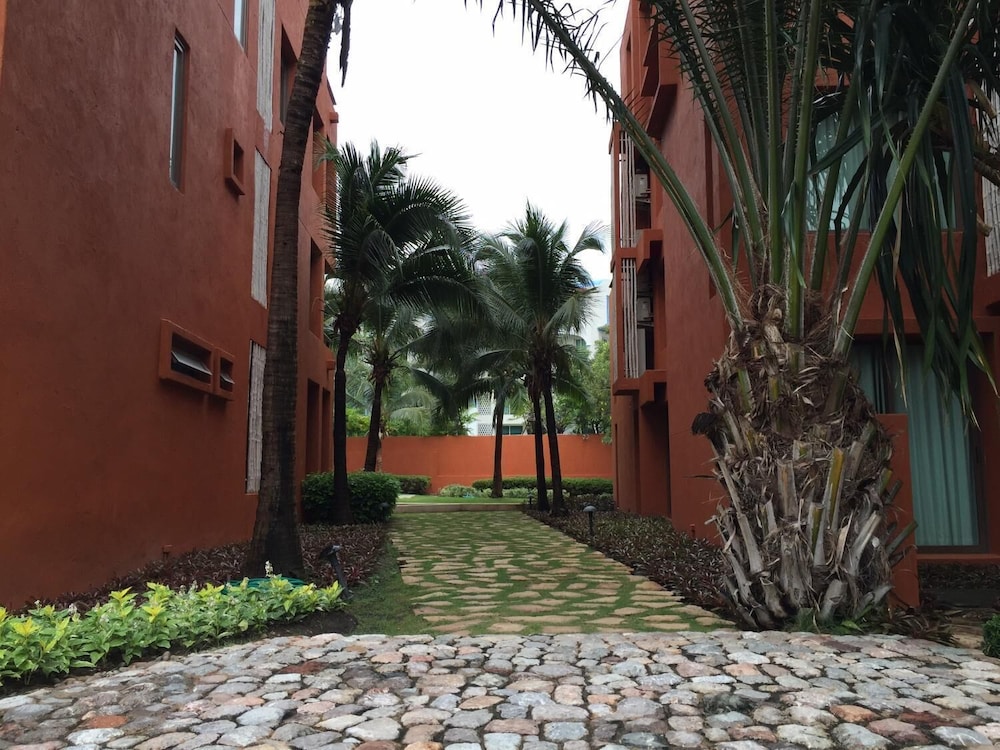 Away Las Tortugas Beachfront 36/50
