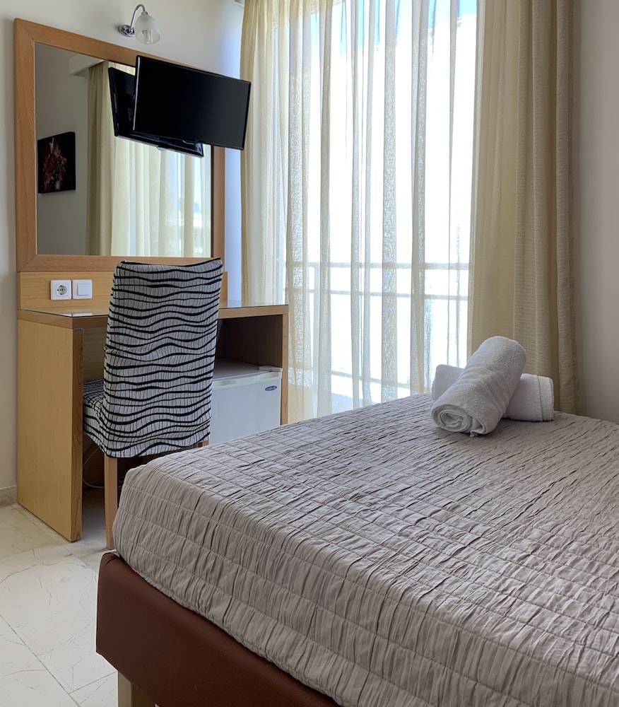 Hotel Flisvos 11/25