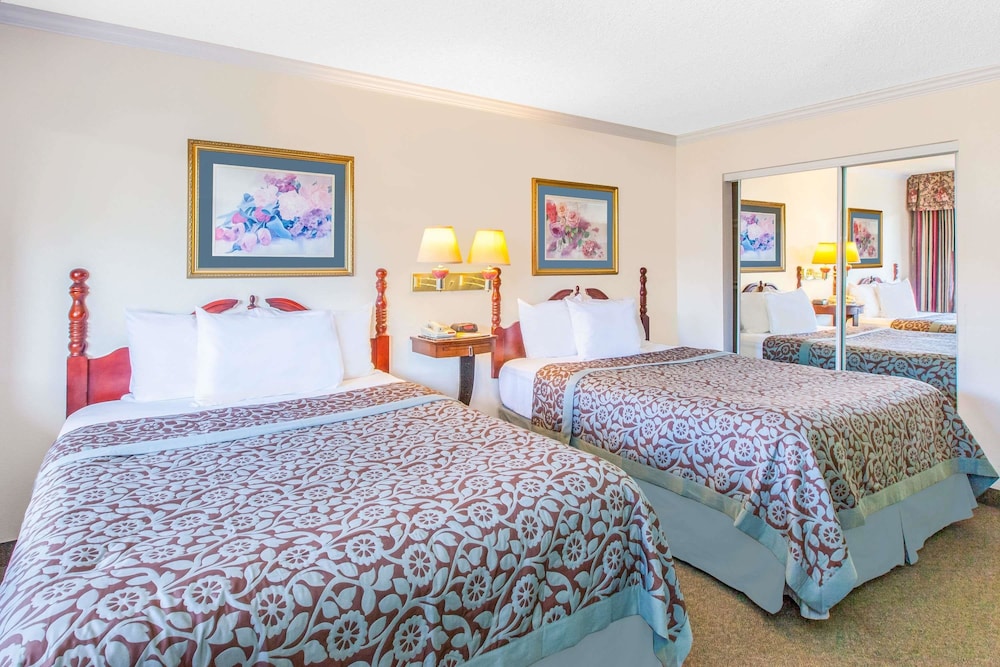 Days Inn By Wyndham Camarillo - Ventura 5/30