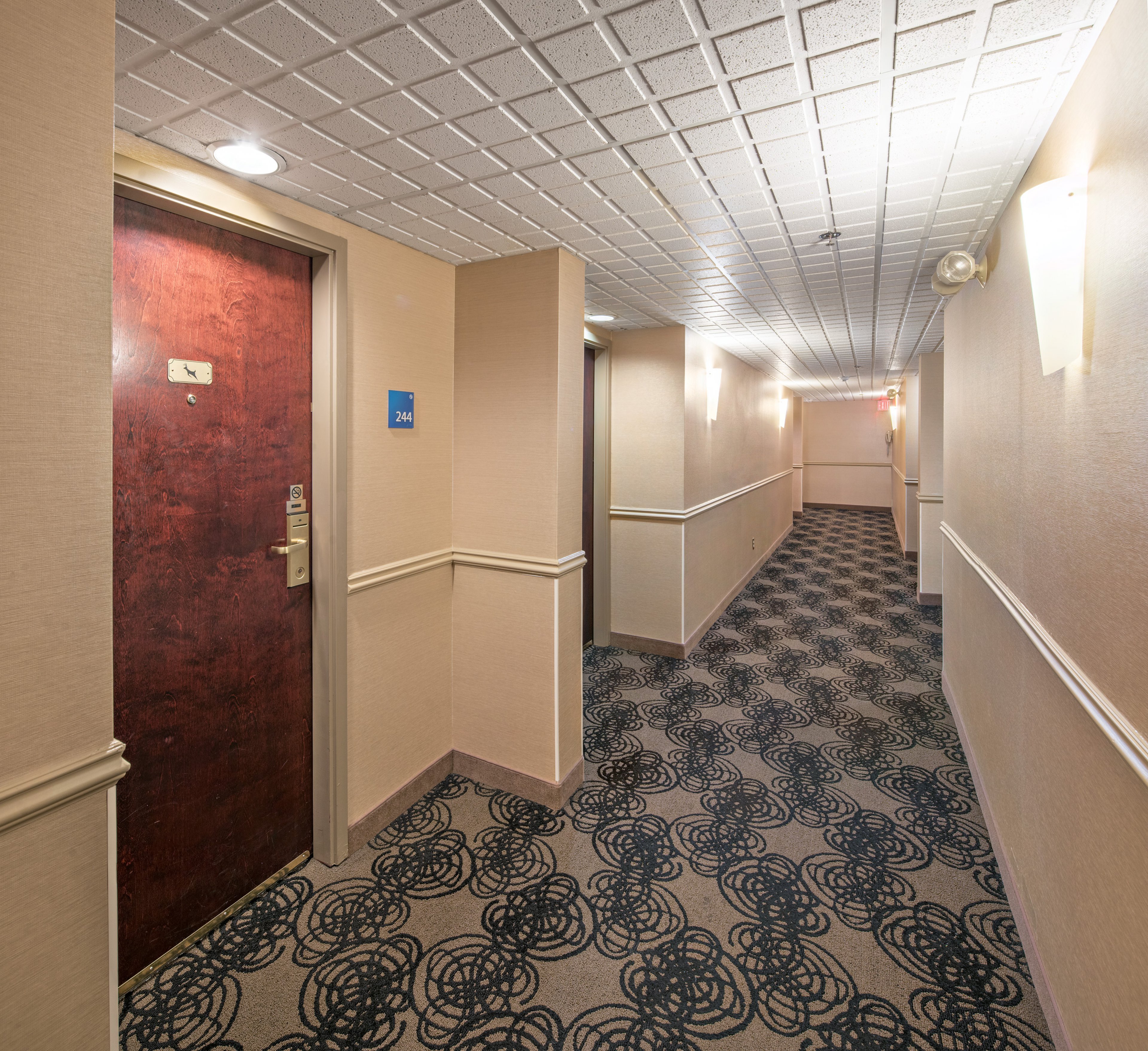 HOLIDAY INN EXPRESS RED DEER 34/68