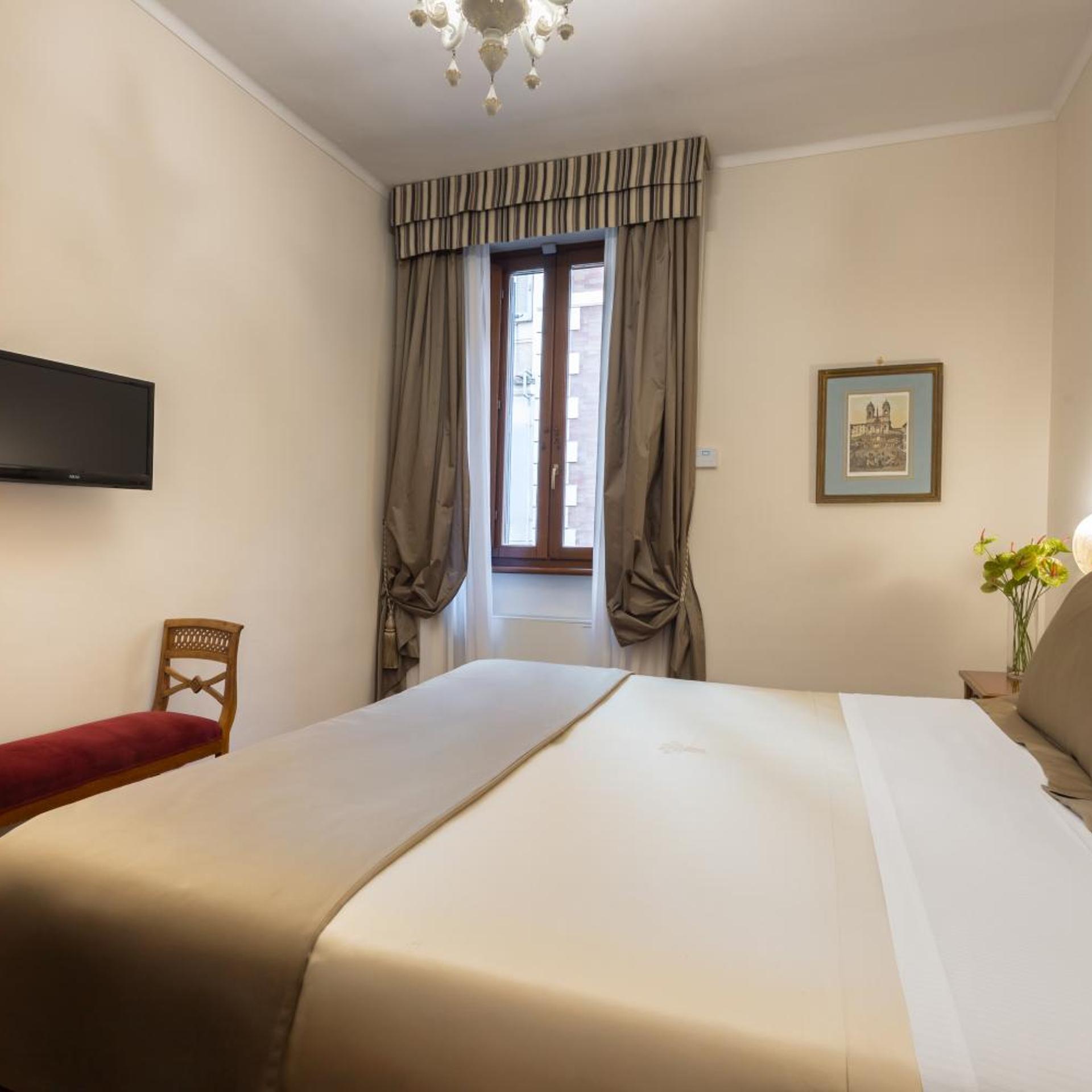 غرفة كلاسيكية بسرير مزدوج أو سريرين منفصلين، Forum Hotel Rome 6/10