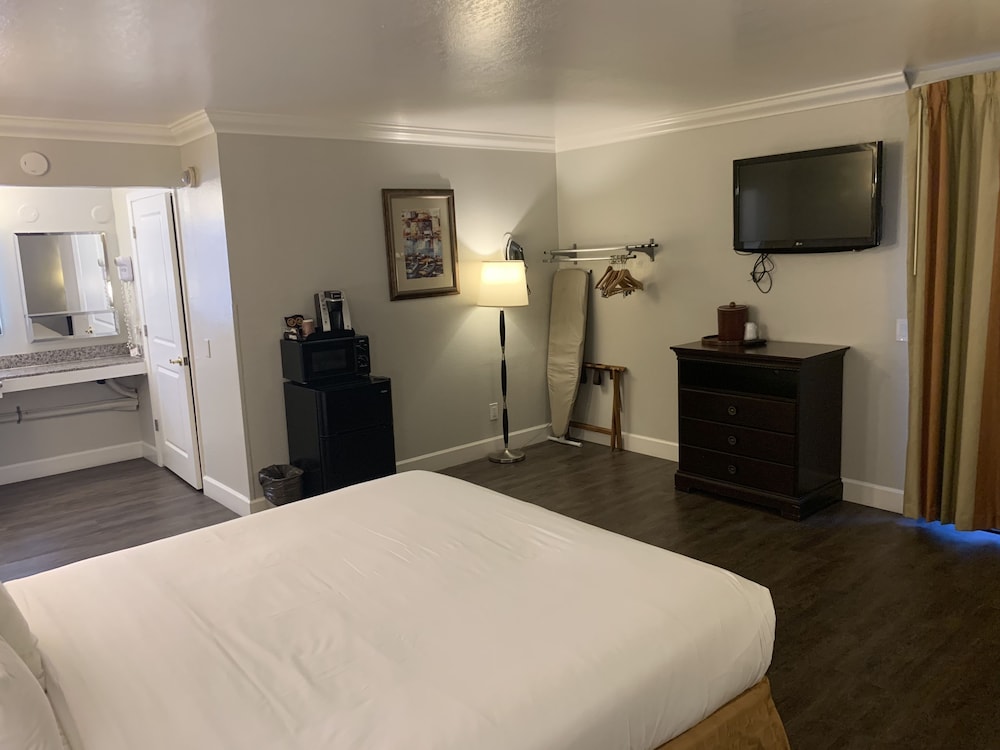 Stargazer Inn And Suites 19/66