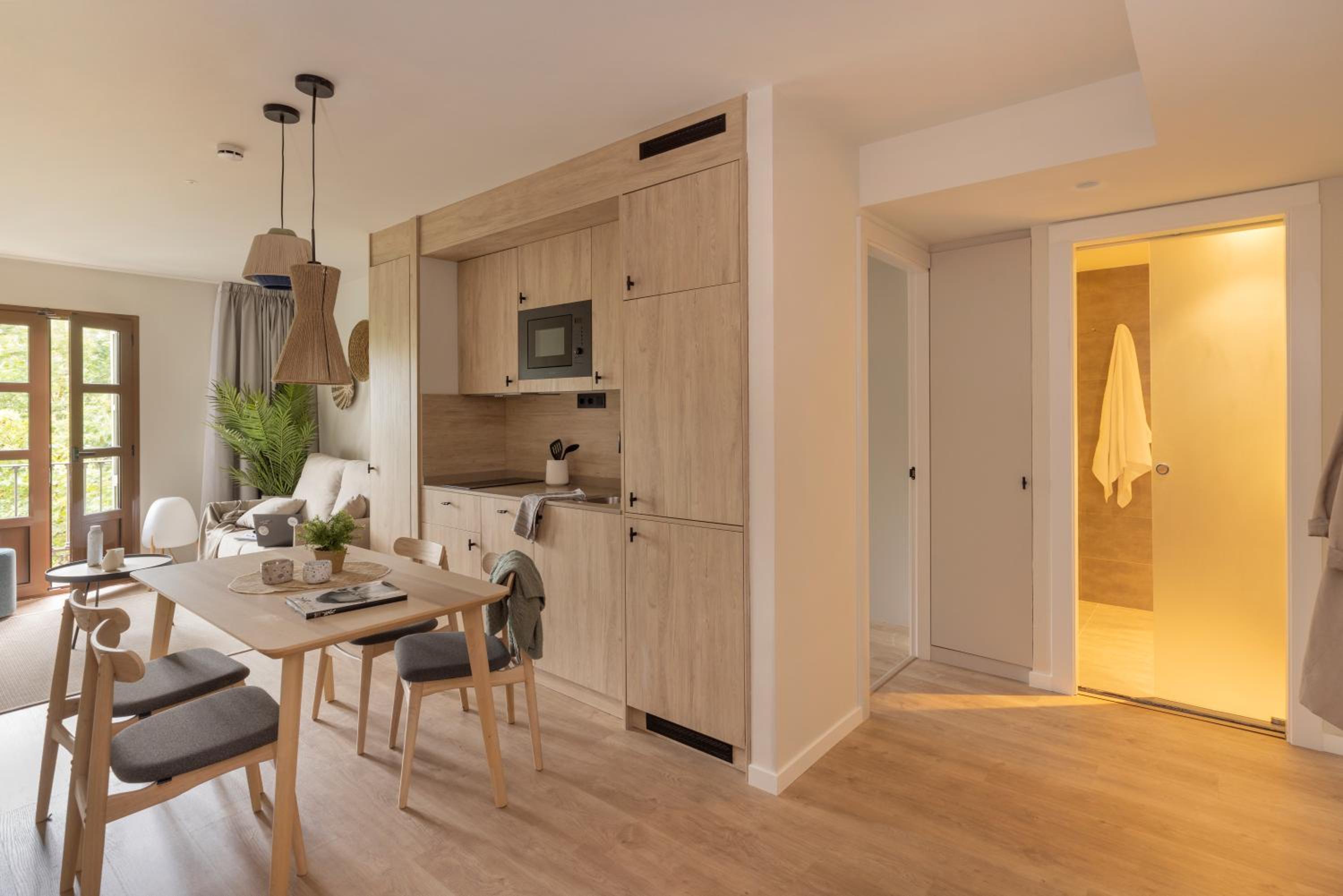 2 BEDROOMS, APARTMENT