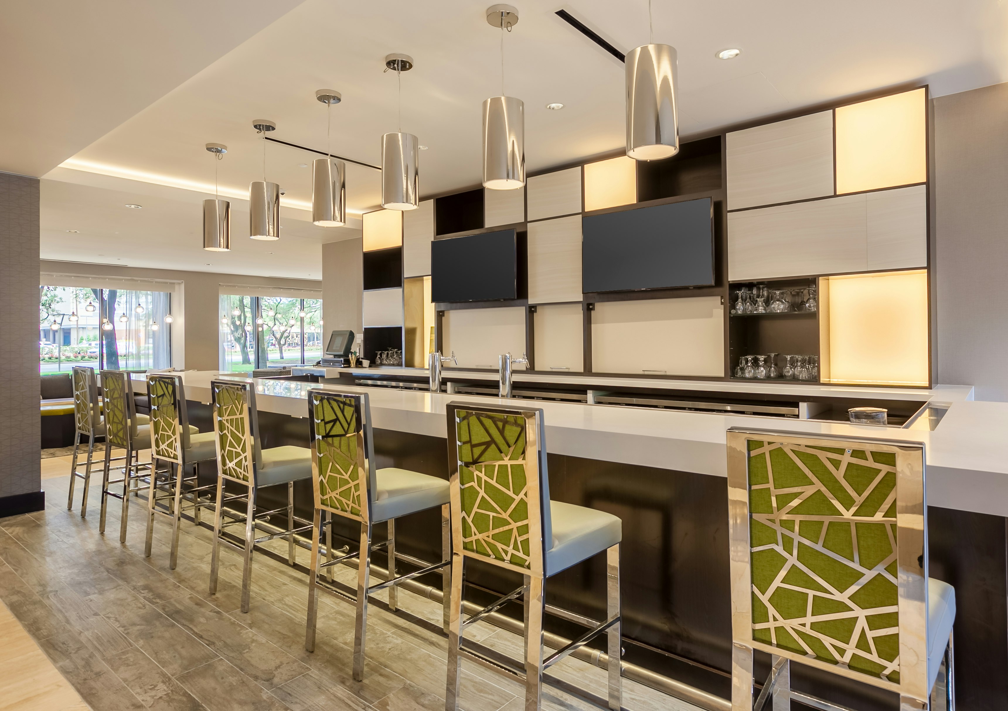 DoubleTree by Hilton Hotel & Suites Houston by the Galleria 24/26