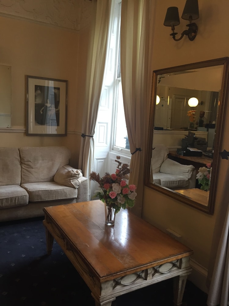Thanet Hotel Annex 32/46