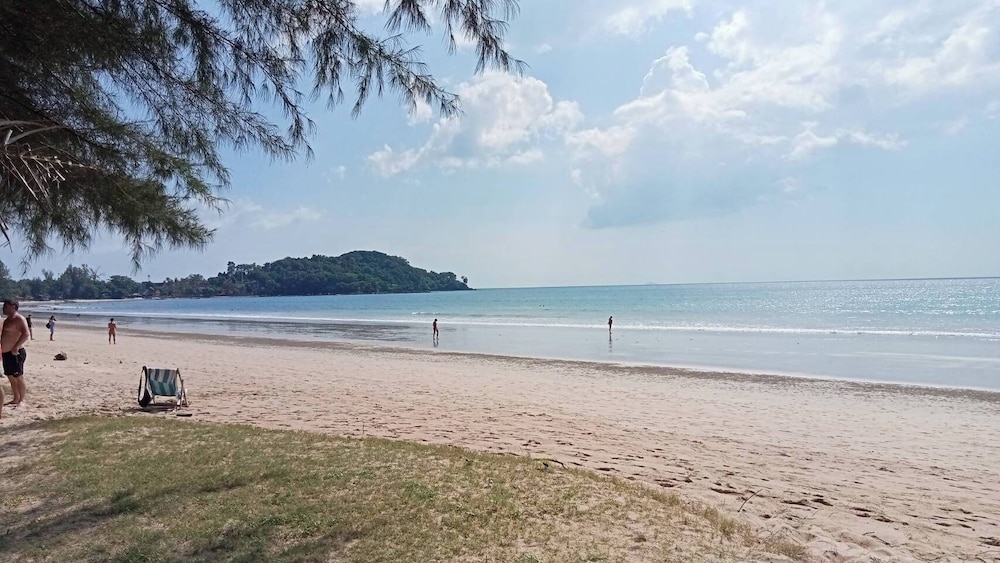 Lanta Island Resort 66/69
