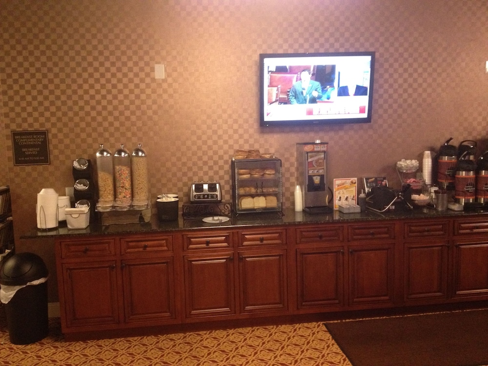 AAshram Hotel by Niagara River 14/23