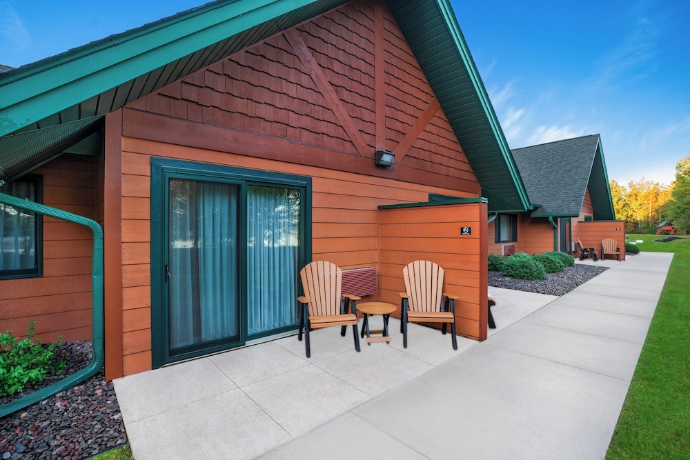 Holiday Inn Express And Suites Hayward 6/66
