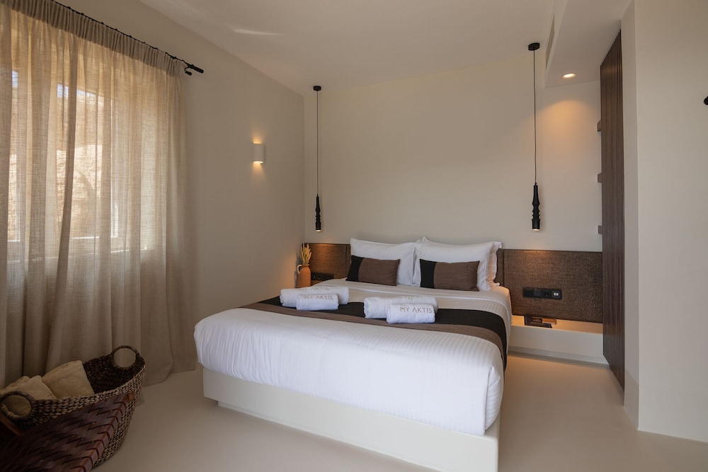 DELUXE, DOUBLE BED, SEA VIEW, HOT TUB