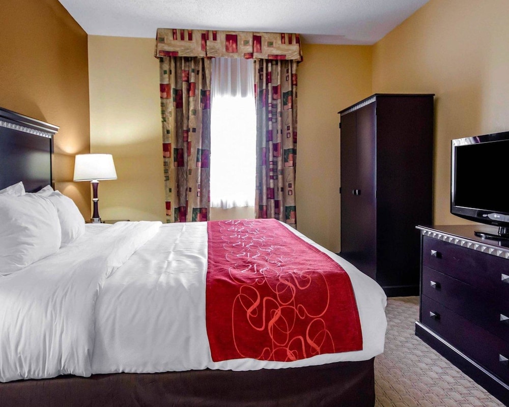 Comfort Suites Louisville East 16/38