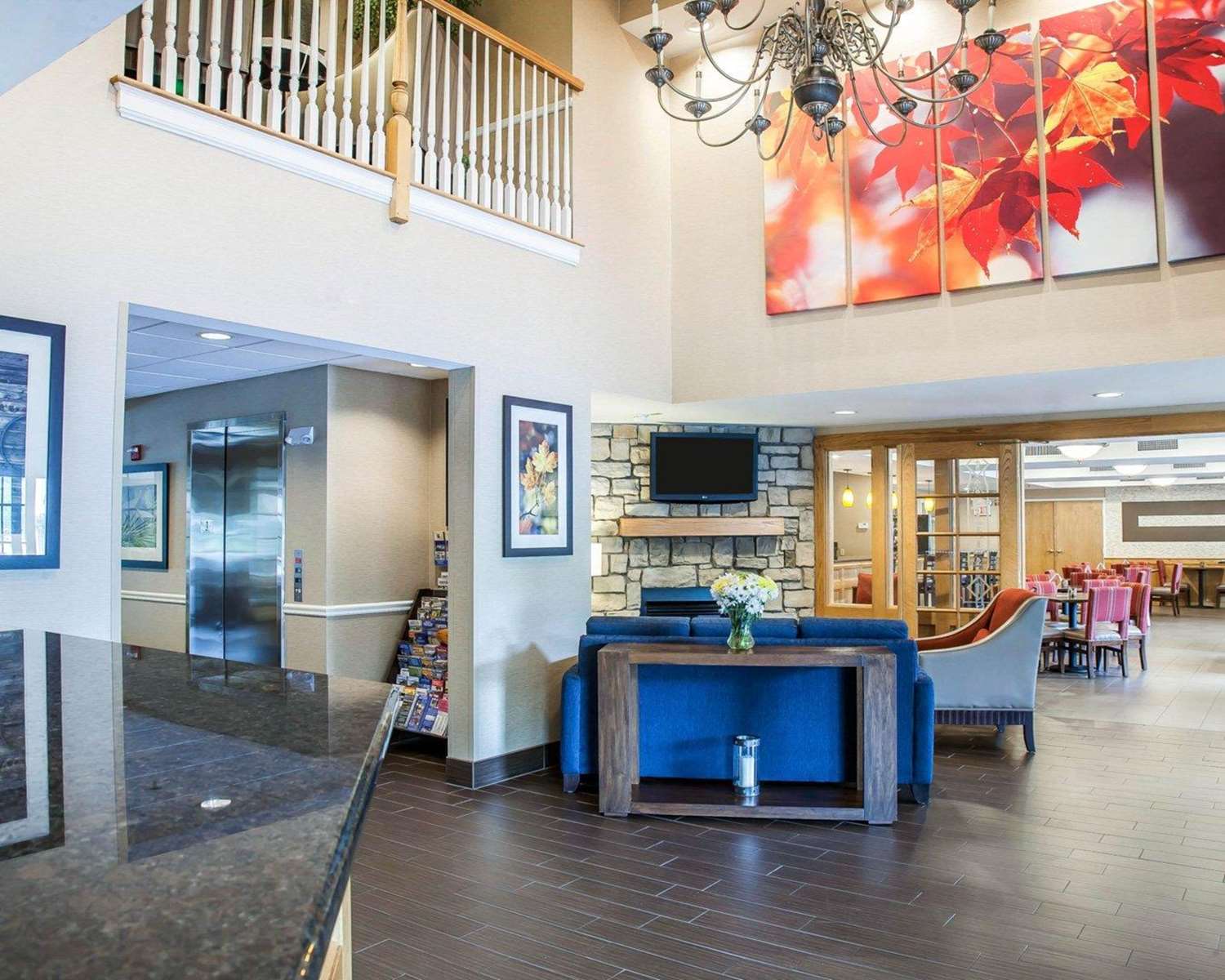 Comfort Inn & Suites Sturbridge-Brimfield 36/54