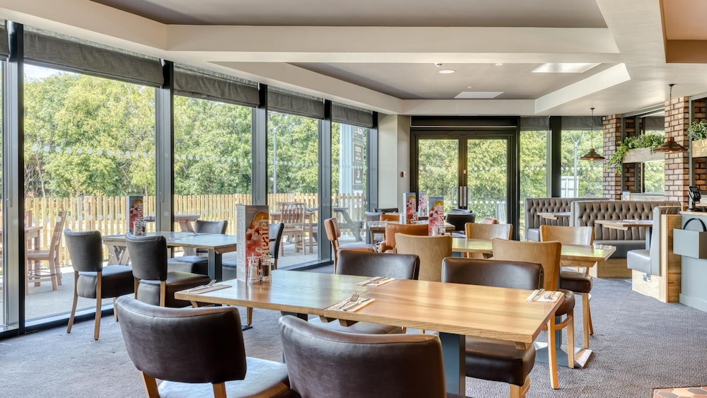 Premier Inn Bristol Parkway (M32) 44/58