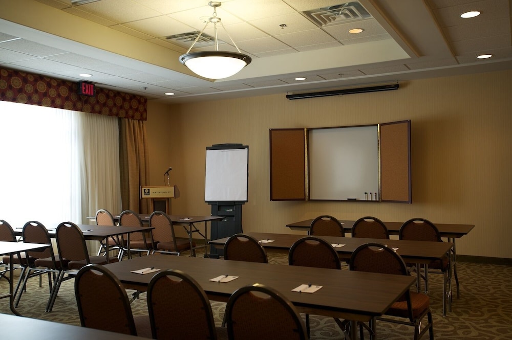 Comfort Inn & Suites Watertown - 1000 Islands 45/54