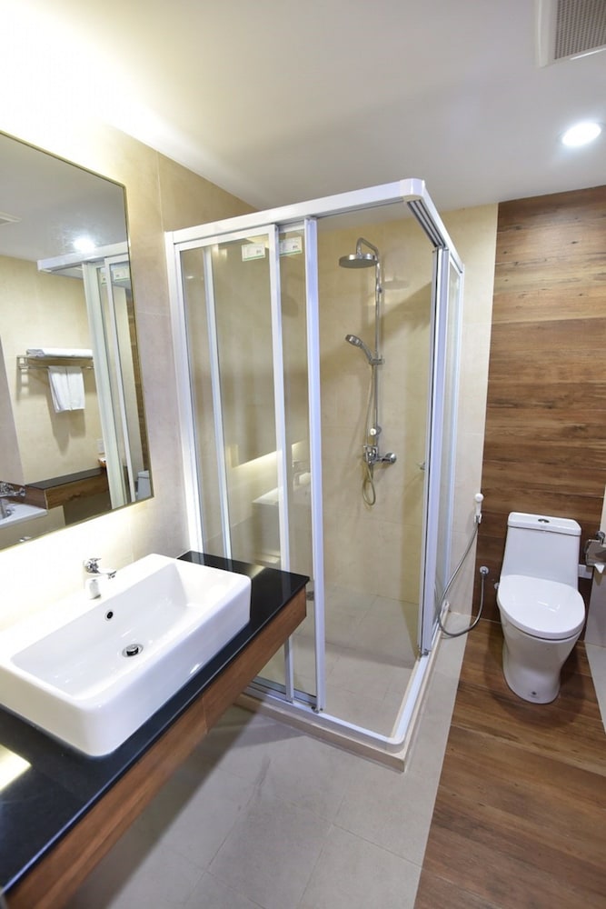MAYFLOWER GRANDE HOTEL HAT YAI 32/37
