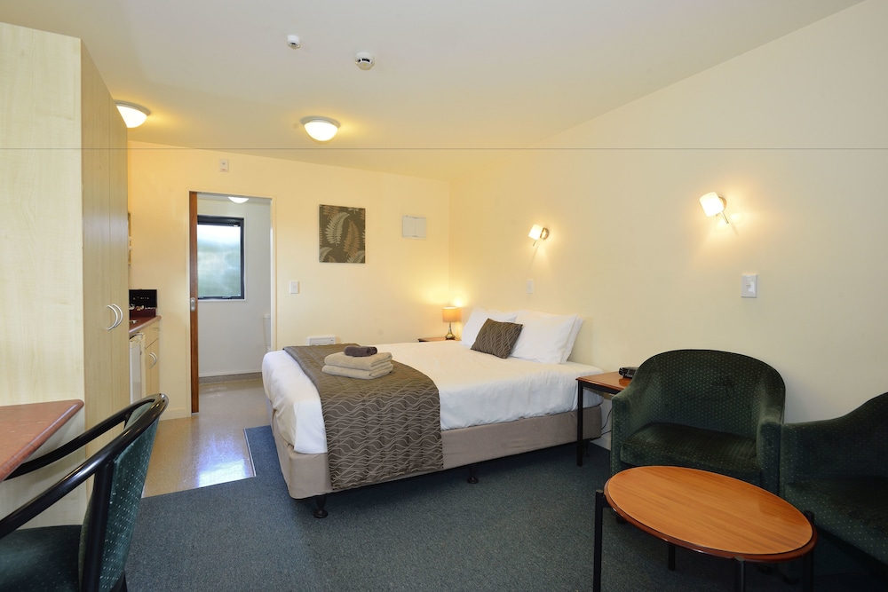 Bella Vista Gisborne 24/35