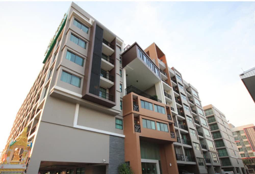 Chor Cher - The Luxury Green Hotel in BANG SAO THONG