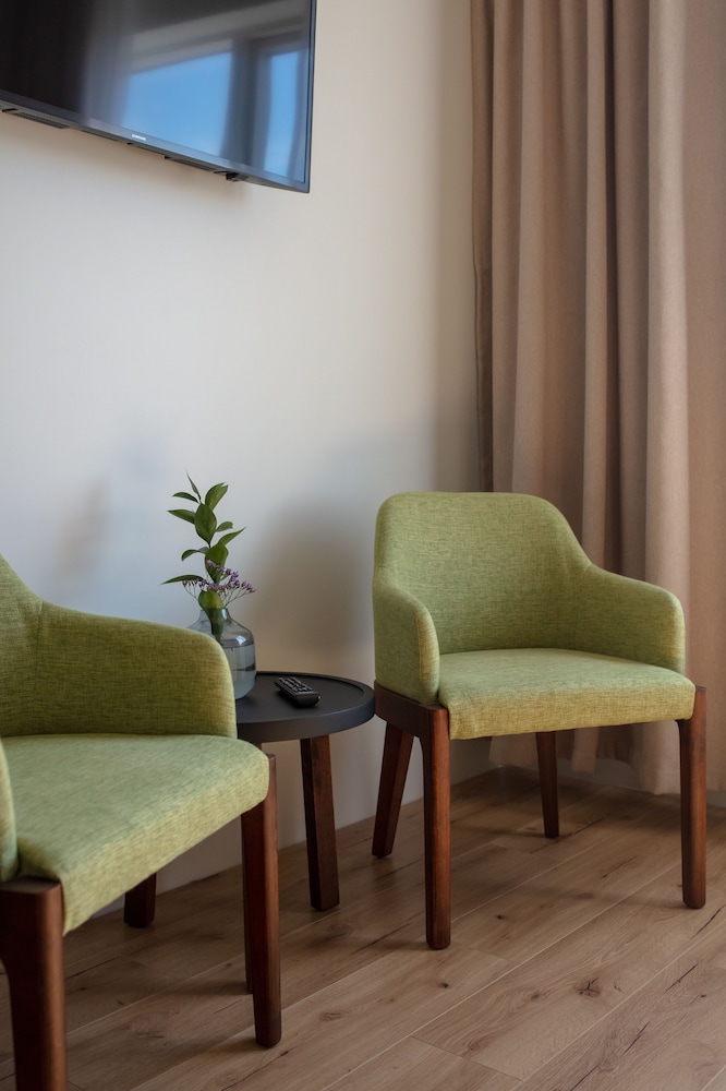 Umi Hotel 56/71