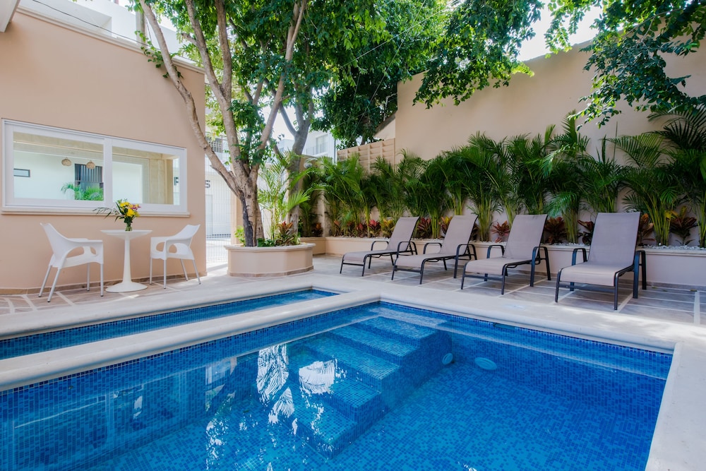 Casa Leo Condo 12/22