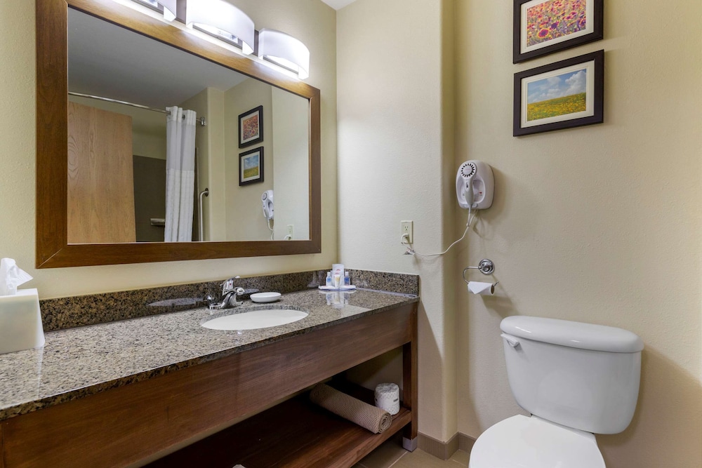Comfort Inn & Suites Ponca City Near Marland Mansion 10/38