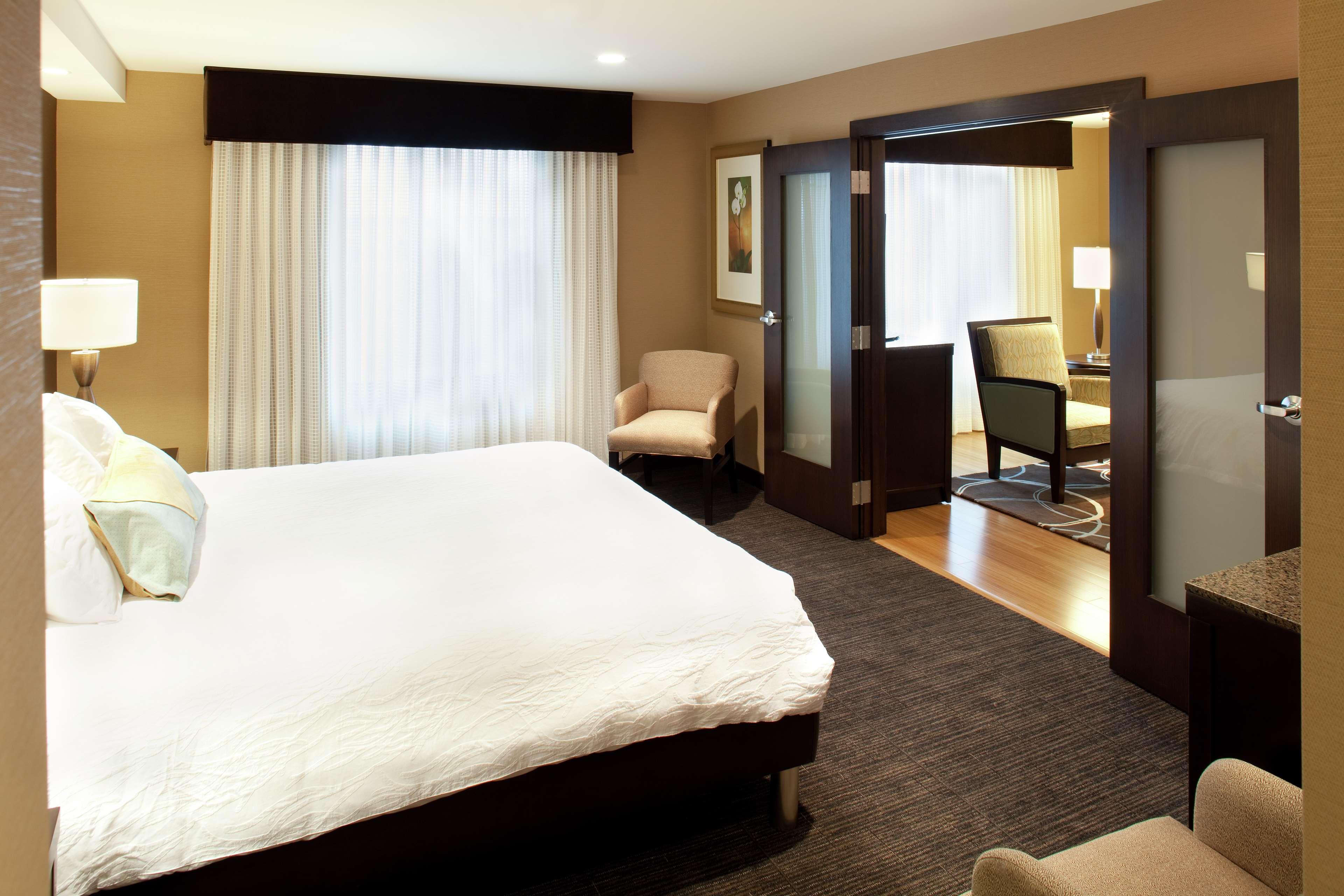 PRESIDENTIAL, SUITE, KING BED, SOFA
