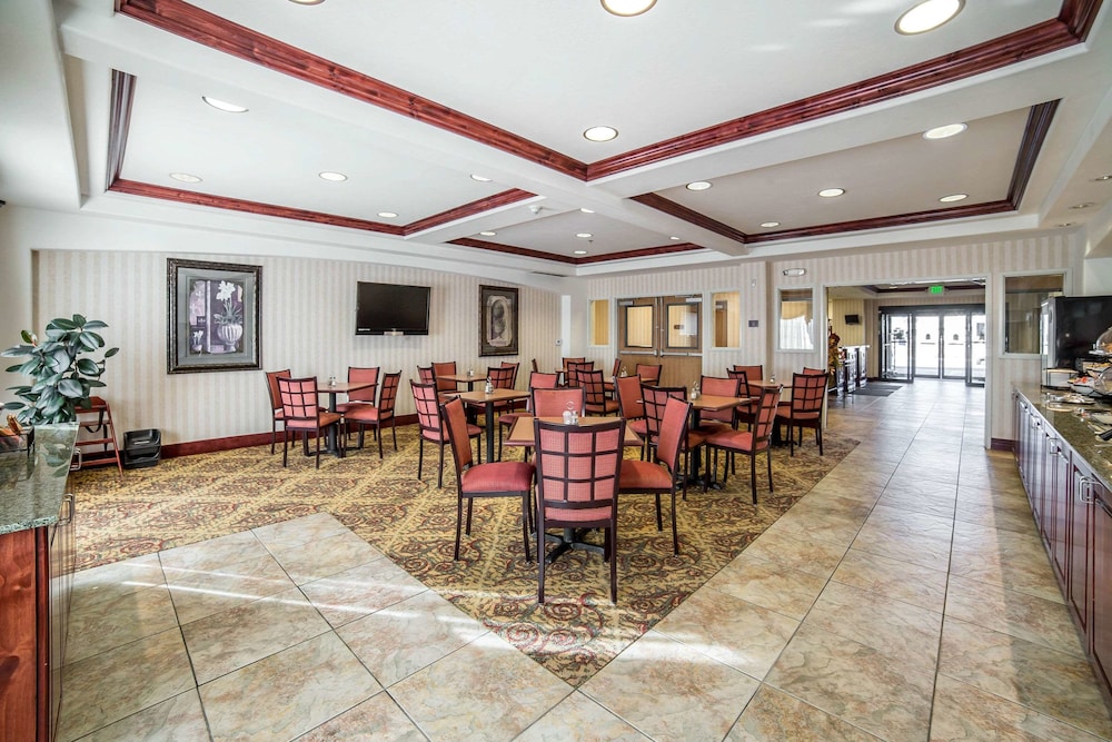 Comfort Inn & Suites Rock Springs-Green River, WY 35/39